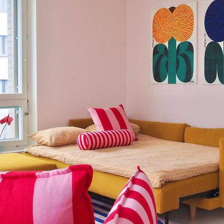 Candy-Colored Two-Room Condo With Sweet Views Helsinki Extérieur photo