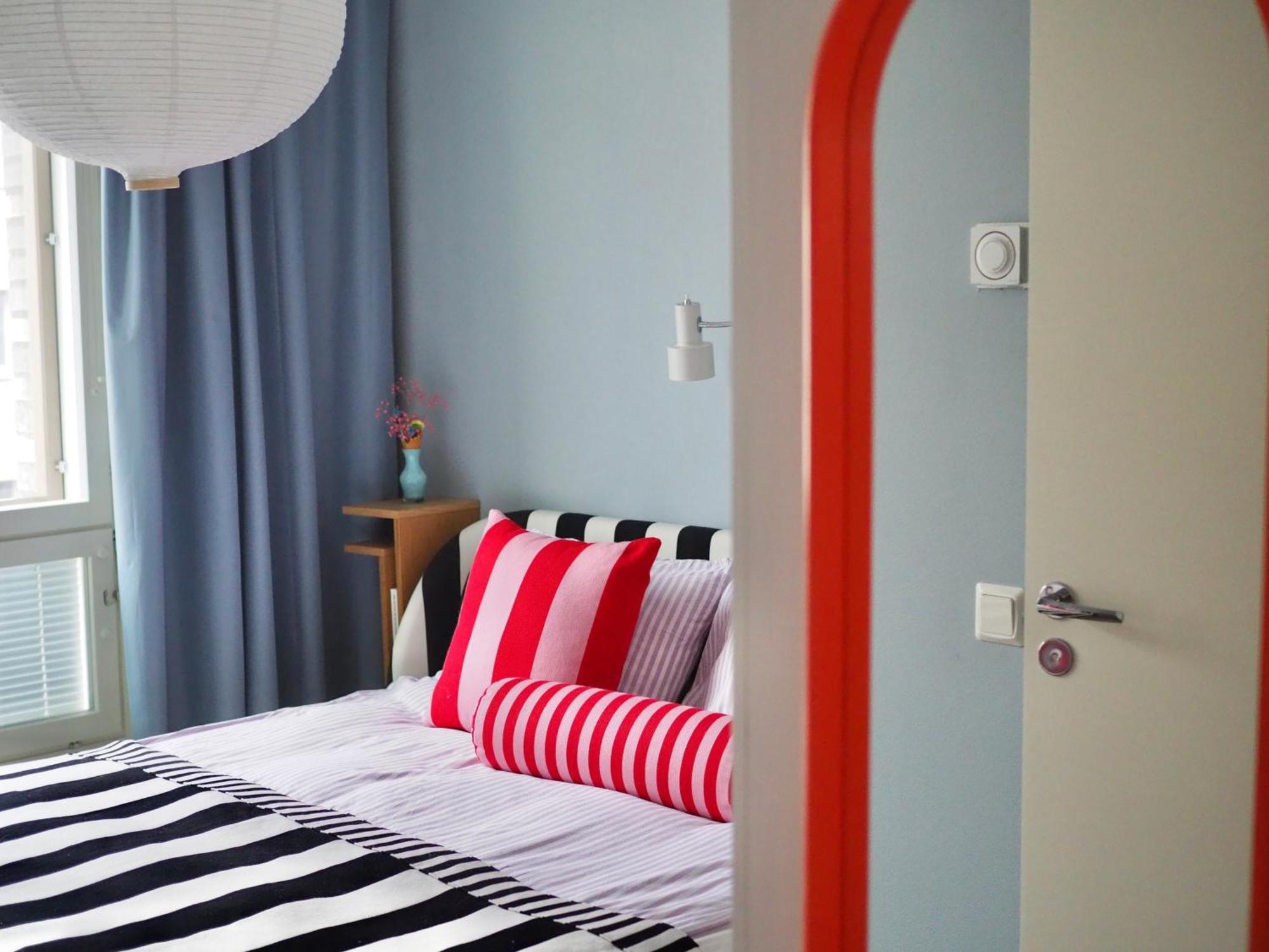 Candy-Colored Two-Room Condo With Sweet Views Helsinki Extérieur photo